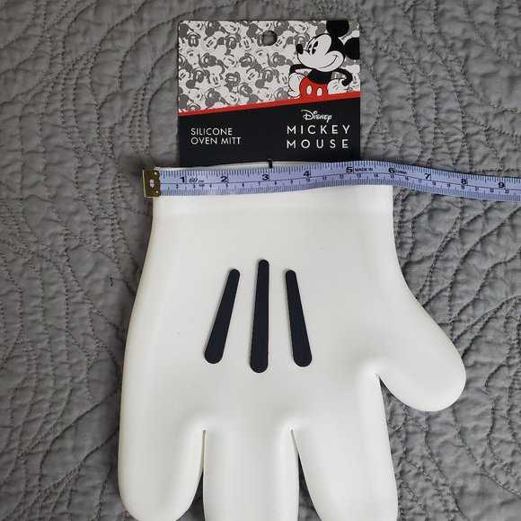Mickey Mouse Silicone Oven Mitt - Picture 6 of 6